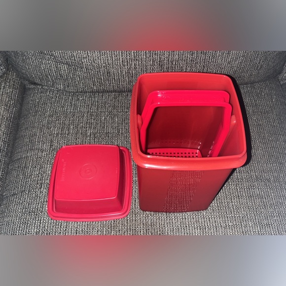 Pick-a-deli Tupperware - Picture 1 of 4